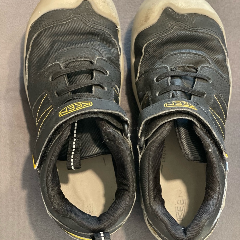 Keen boys shoes